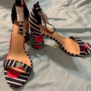 JustFab floral shoes size 7.5